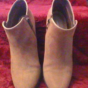 Women's booties, size 9, tan